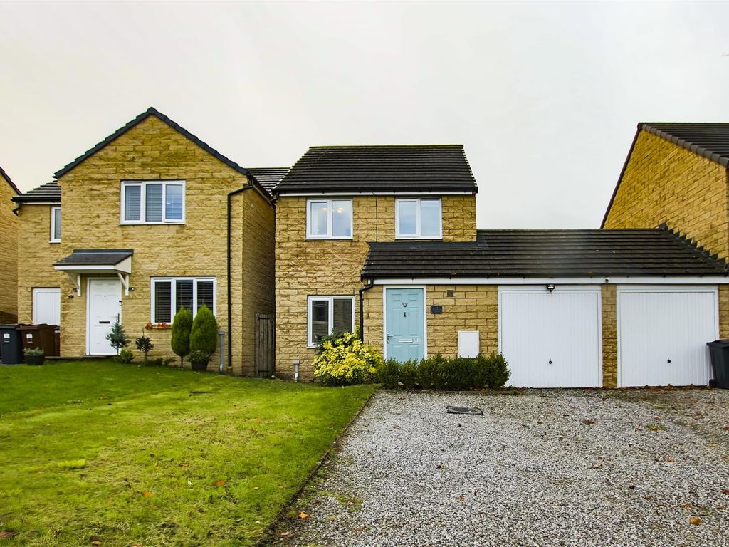 3 bed linkdetached house for sale in Parker Street, Rishton, Blackburn
