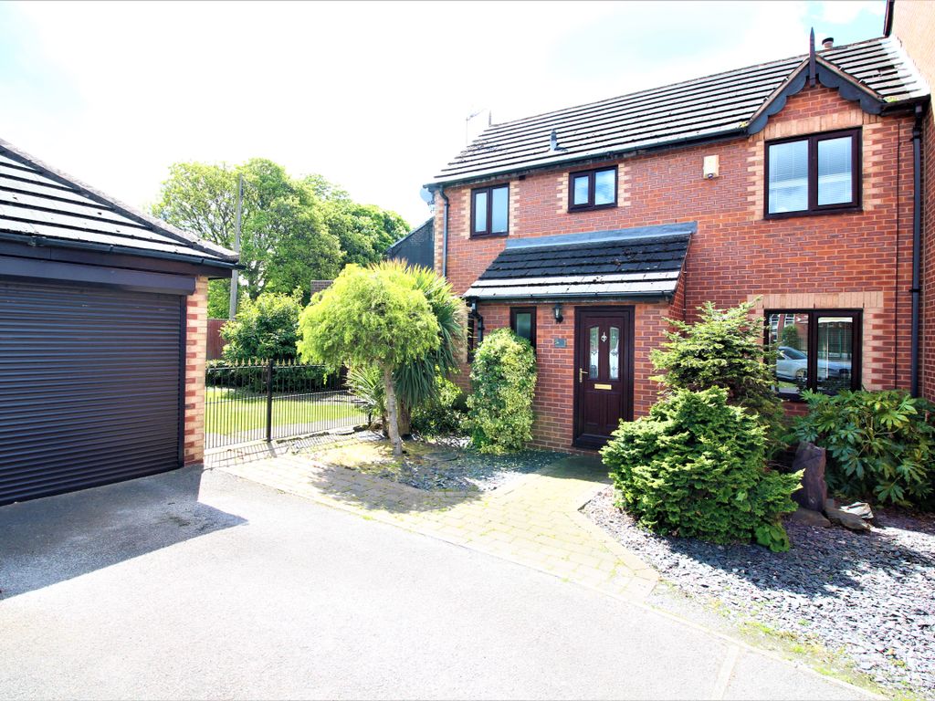 3 bed semidetached house for sale in Lynwood Drive, Mexborough S64, £