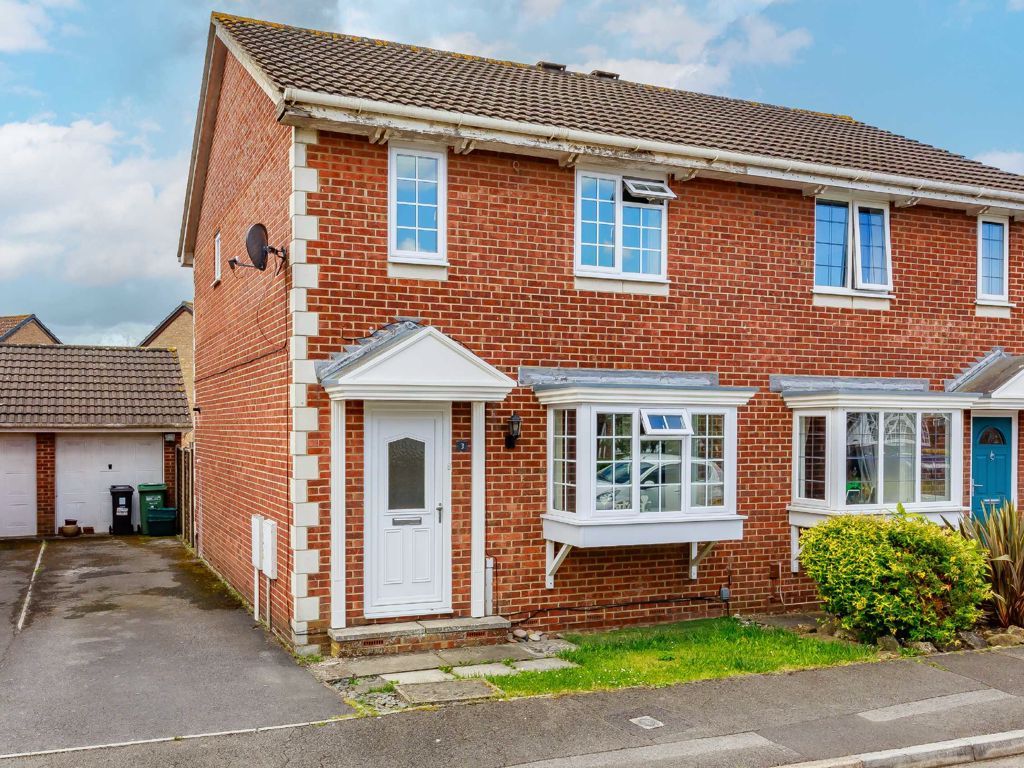 3 bed semidetached house for sale in Lime Kiln Gardens, Bradley Stoke