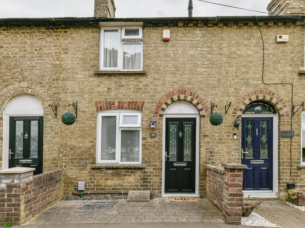 2 bed terraced house for sale in High Street, Langford, Biggleswade