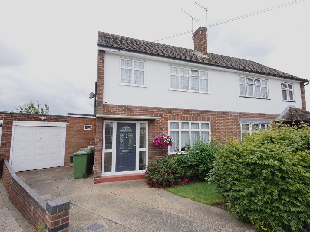 Dingle Road, Ashford TW15  