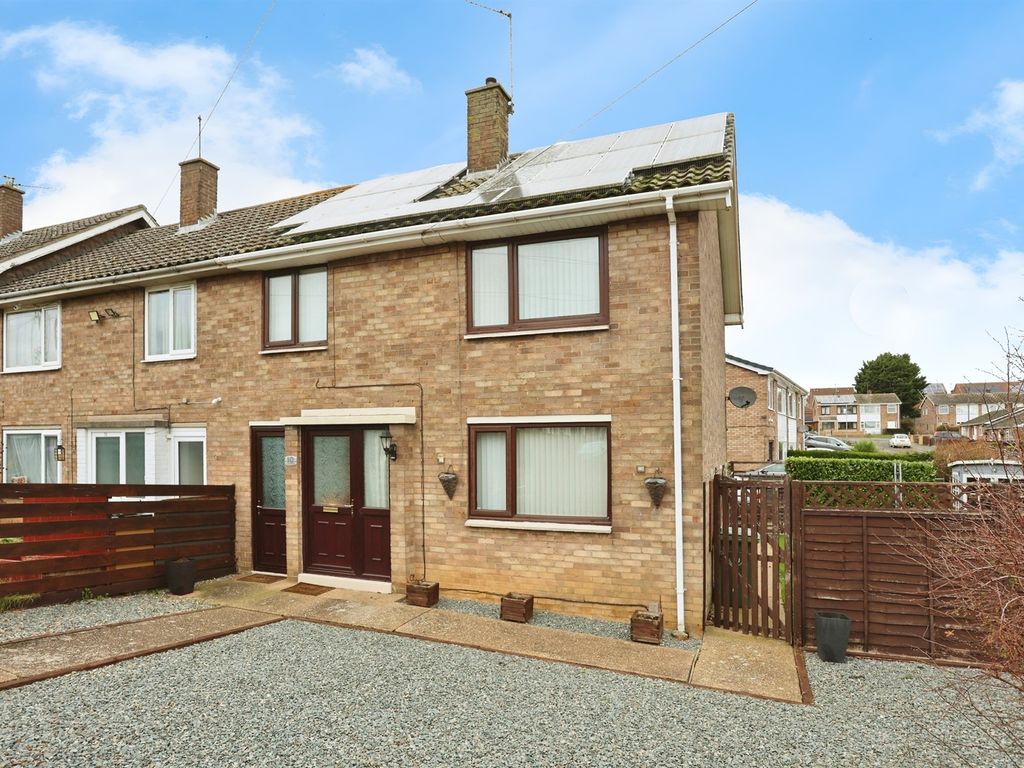 3 bed end terrace house for sale in Foston Road, Grantham NG31, £