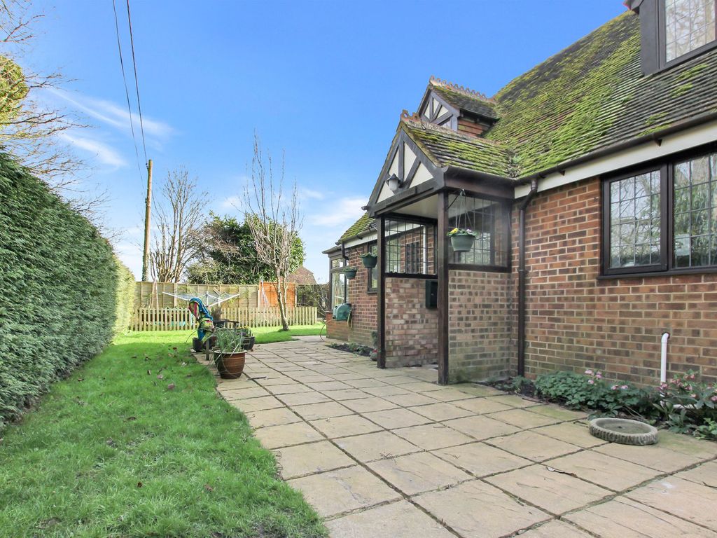 3 bed detached house for sale in Church Lane, Brenzett TN29, £480,000 Zoopla