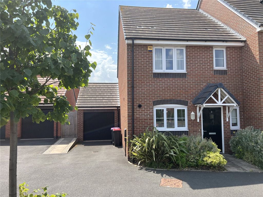 3 bed end terrace house for sale in Blockley Road, Hadley, Telford