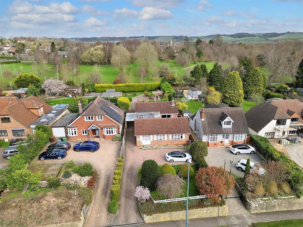 4 bed detached bungalow for sale in Ashford Road, Bearsted, Maidstone