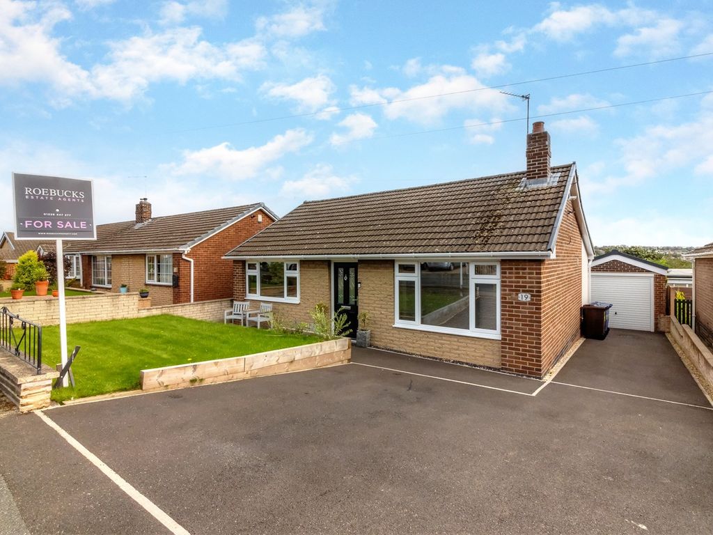 2 bed detached bungalow for sale in Greenhill Avenue, Barnsley S71, £