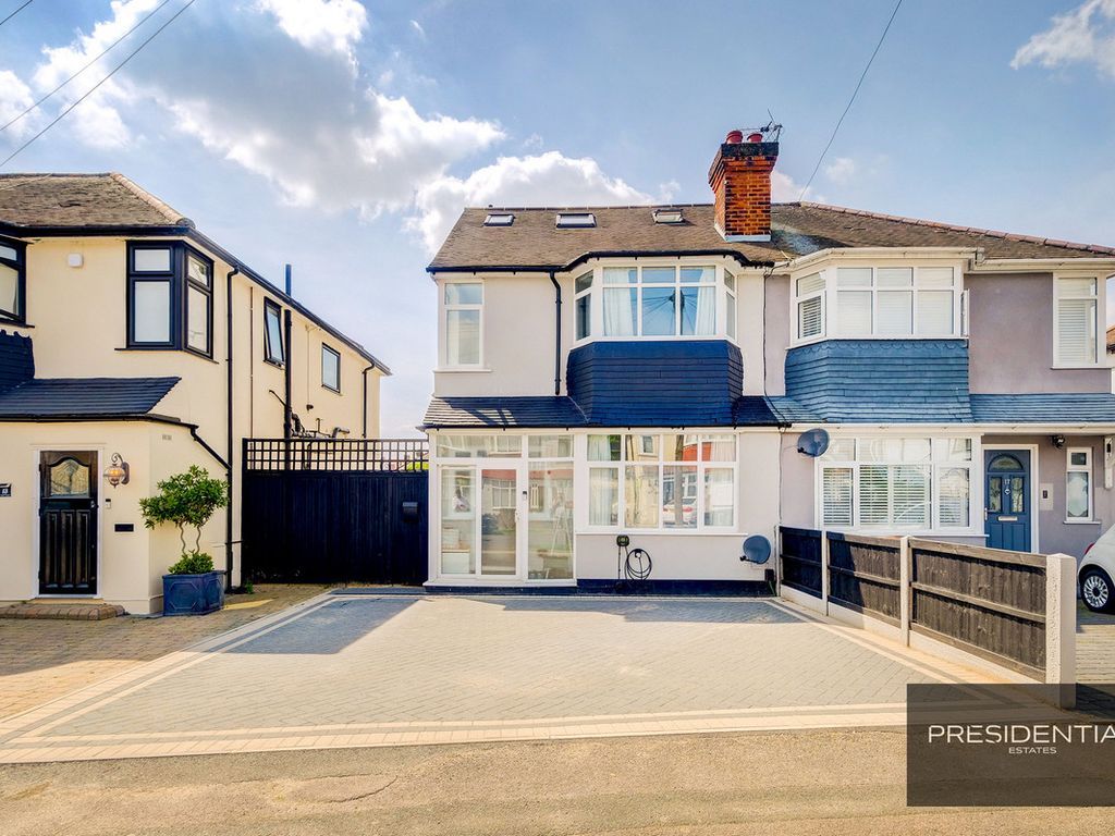 4 bed semidetached house for sale in Harold Road, Chingford E4, £