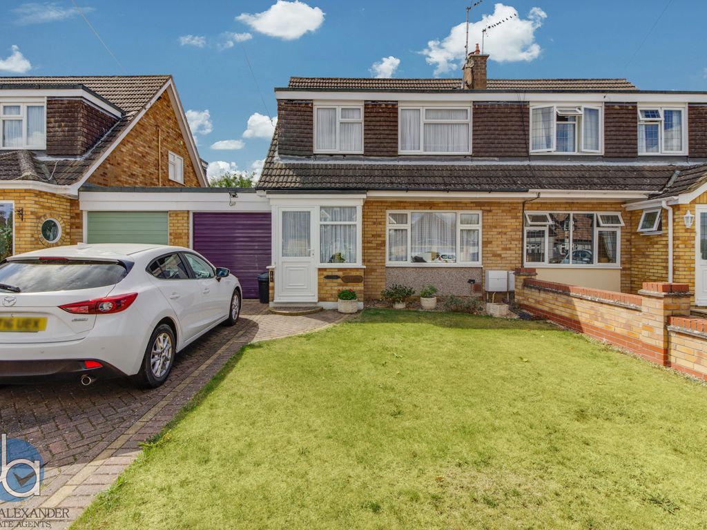 3 bed semidetached house to rent in Grove Road, Tiptree, Colchester