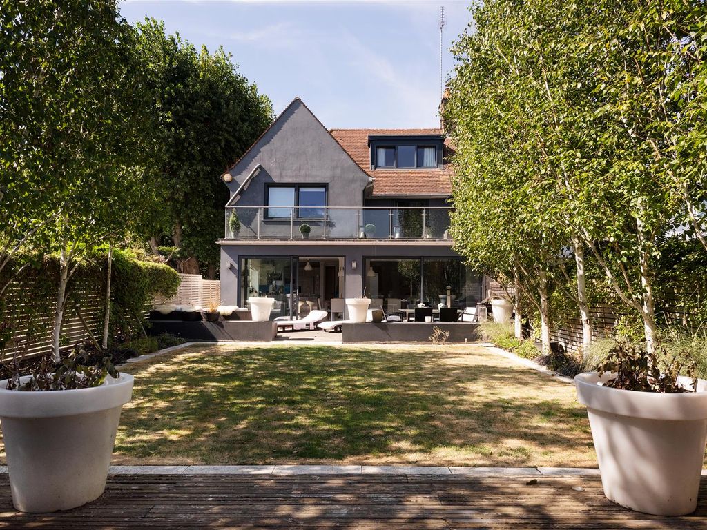 Hocroft Avenue, The Hocrofts NW2  