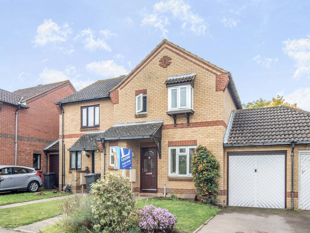 3 bed semidetached house to rent in Atherstone Abbey, Bedford MK41