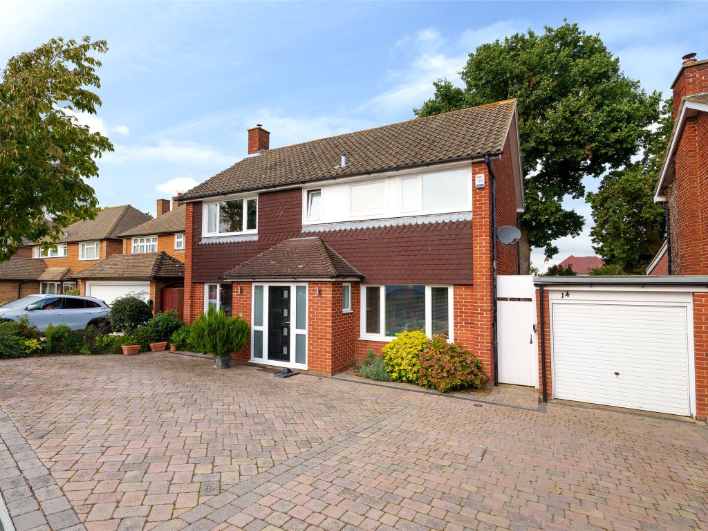 3 bed detached house for sale in Cleveland Gardens, Worcester Park KT4