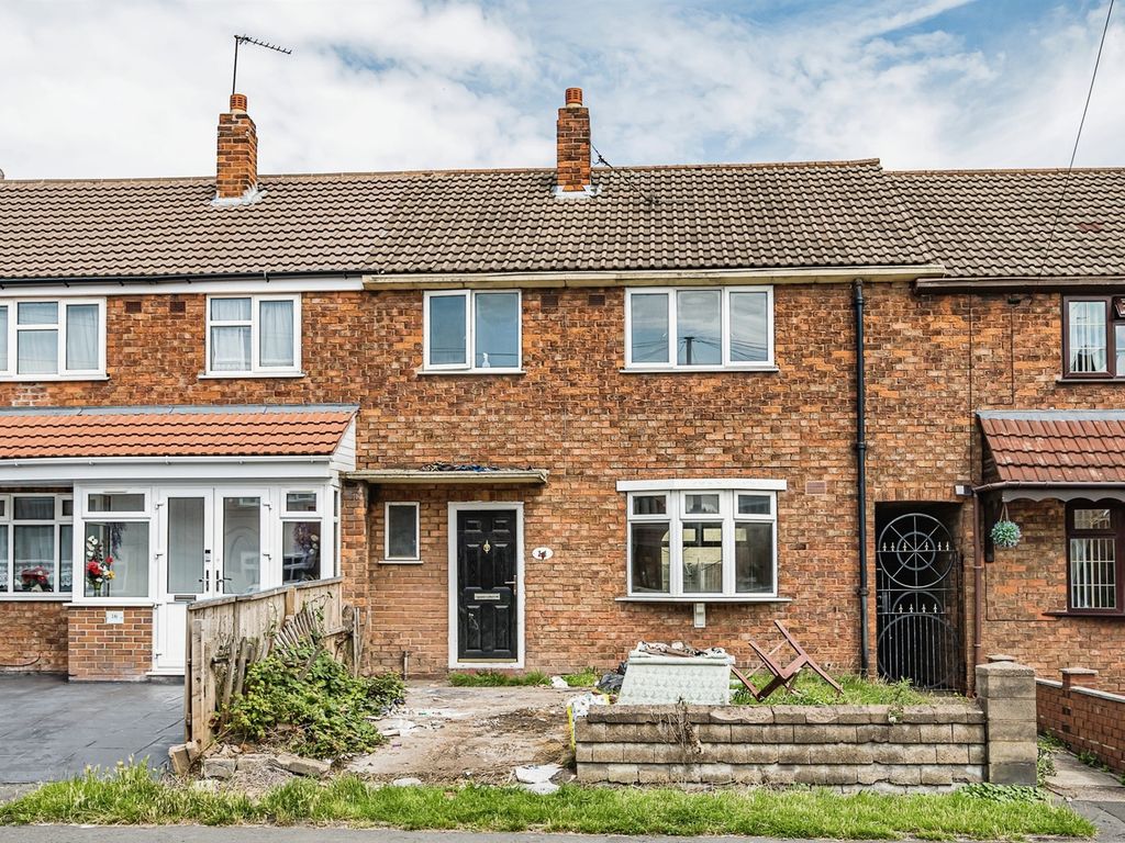 3 bed terraced house for sale in Lichfield Street, Tipton DY4, £140,000