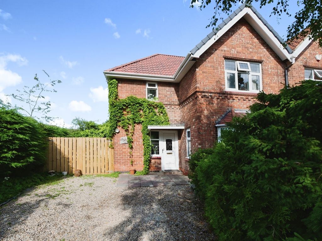 3 bed semidetached house for sale in Park Terrace, New Earswick, York