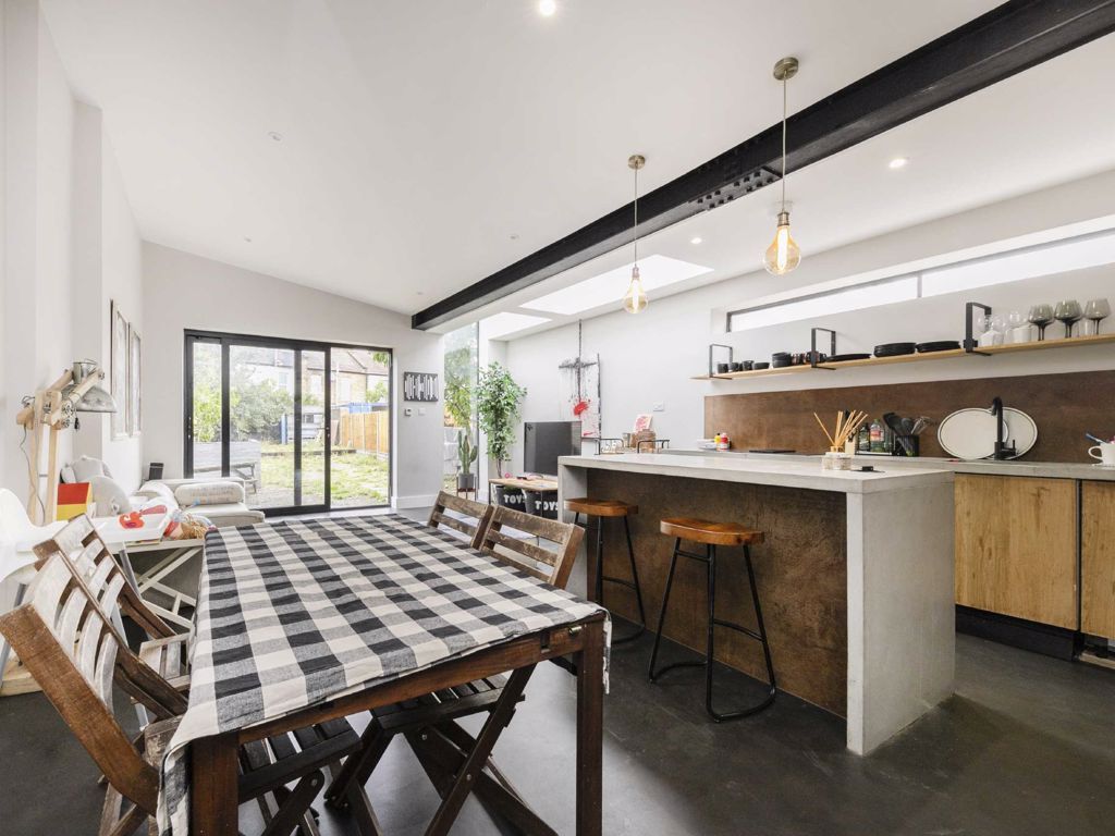 3 bed terraced house for sale in Garratt Lane, London SW17 Zoopla