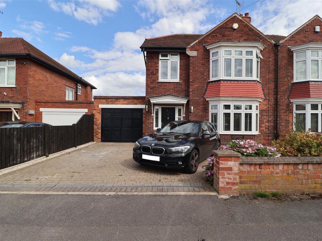 4 bed semidetached house for sale in Dunstan Crescent, Worksop S80, £350,000 Zoopla