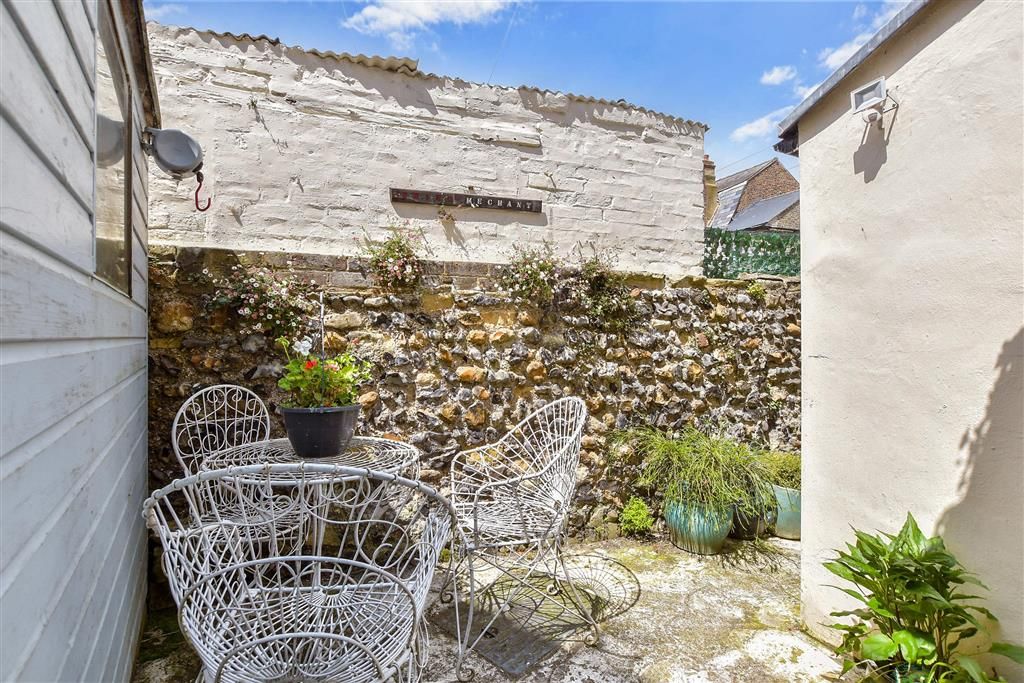 1 bed end terrace house for sale in Middle Street, Deal, Kent CT14, £