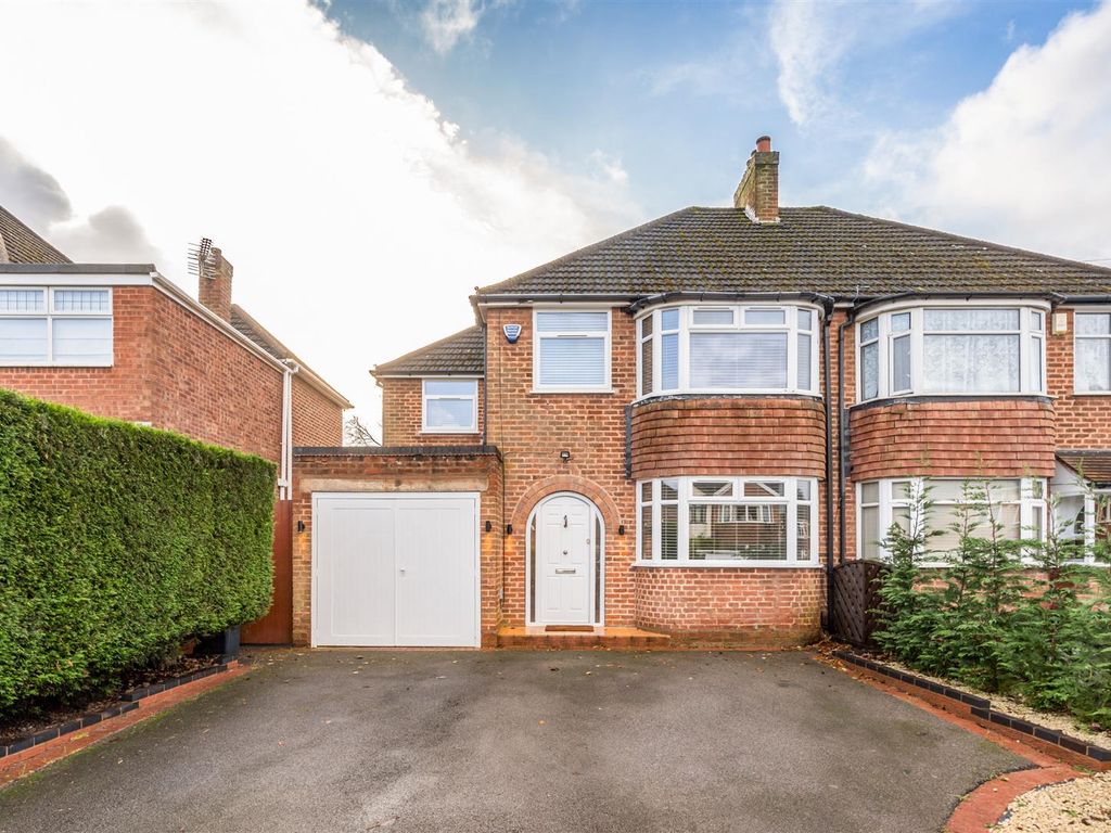 3 bed semidetached house for sale in Witherford Croft, Solihull B91, £
