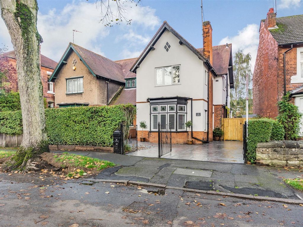 3 bed semidetached house for sale in High Oakham Road, Mansfield NG18