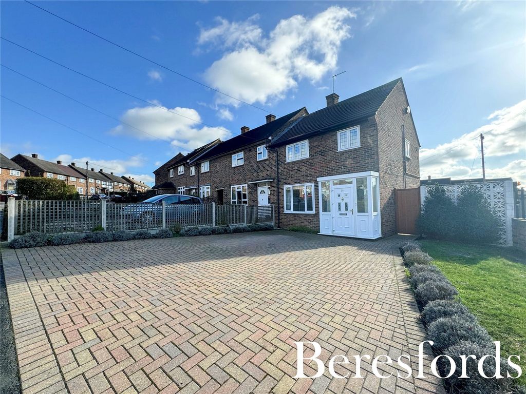 2 bed end terrace house for sale in Penrith Road, Romford RM3, £375,000