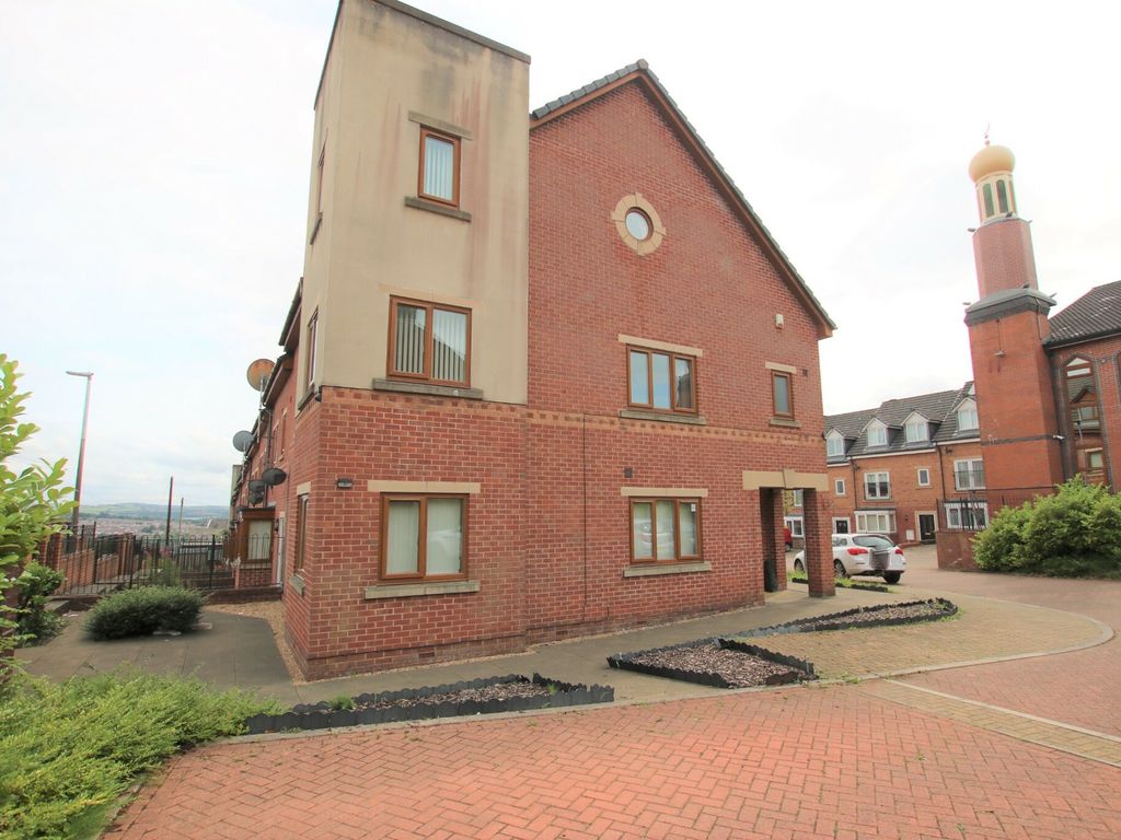 6 bed town house for sale in Leamington Road, Blackburn BB2, £279,745