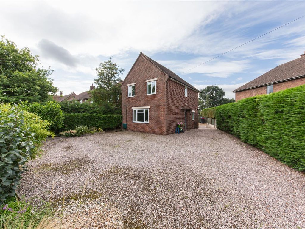 3 bed semidetached house for sale in Linnards Lane, Wincham, Northwich
