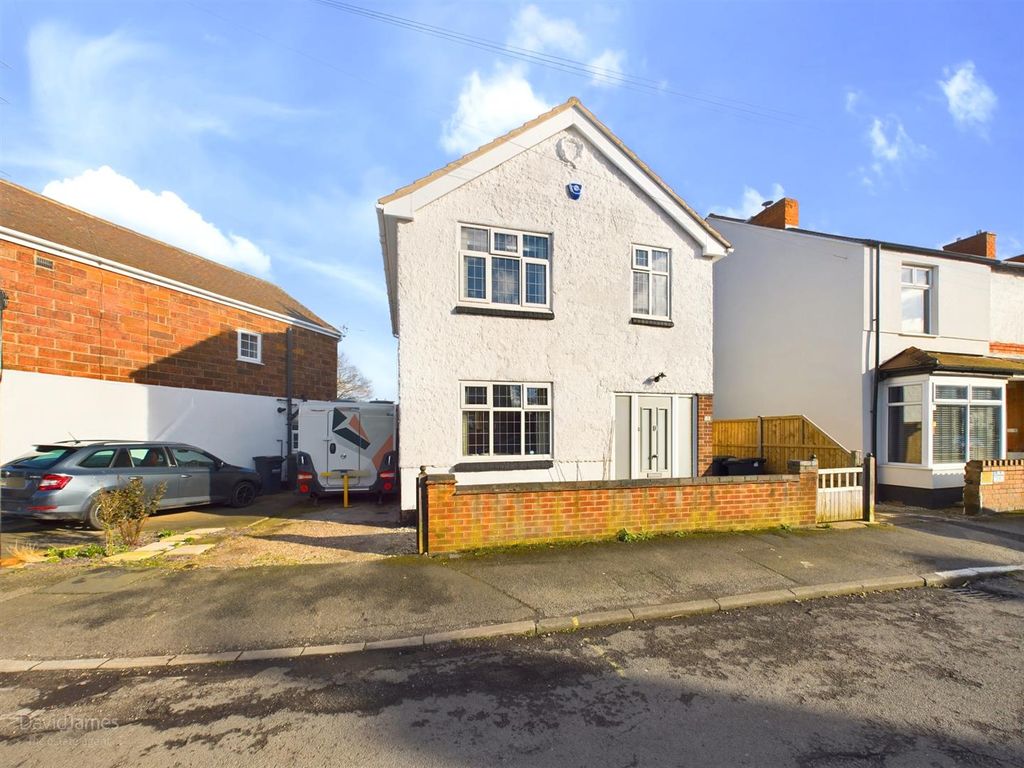 3 bed detached house for sale in Second Avenue, Carlton, Nottingham NG4
