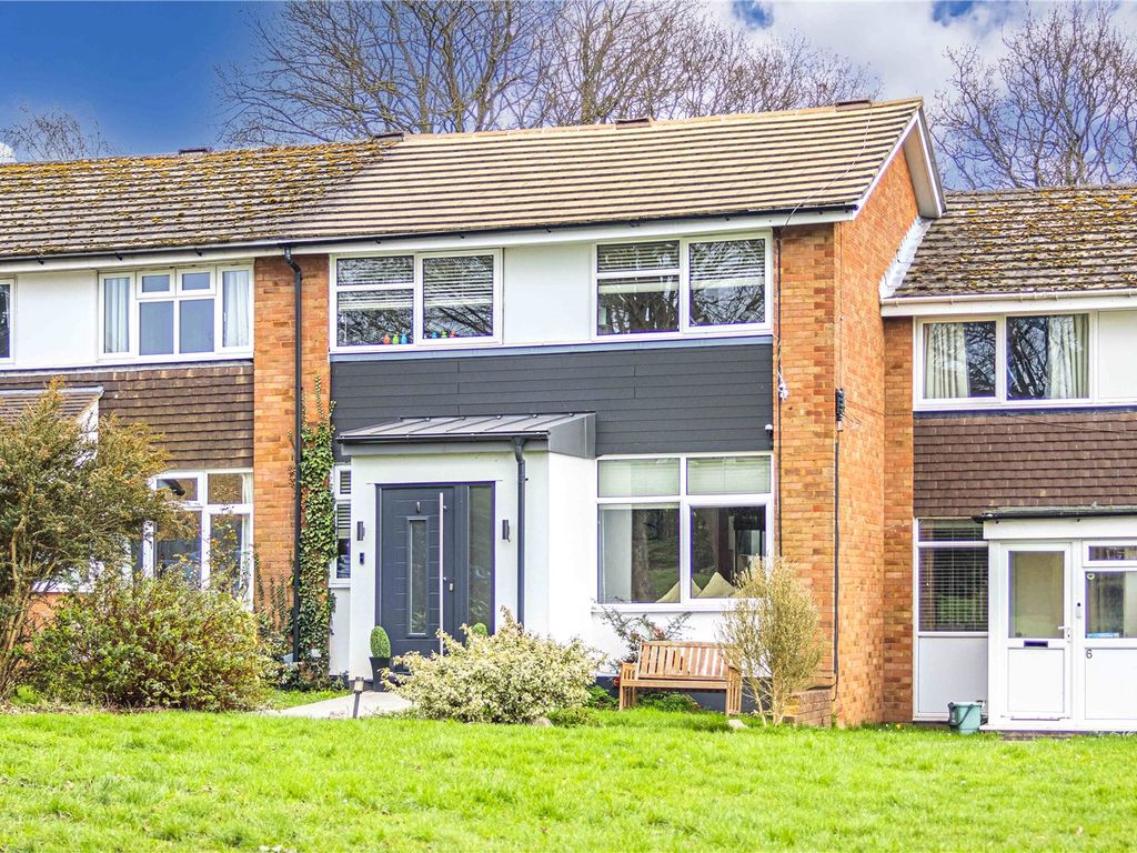 3 bed terraced house for sale in The Poplars, Boxmoor, Hemel Hempstead