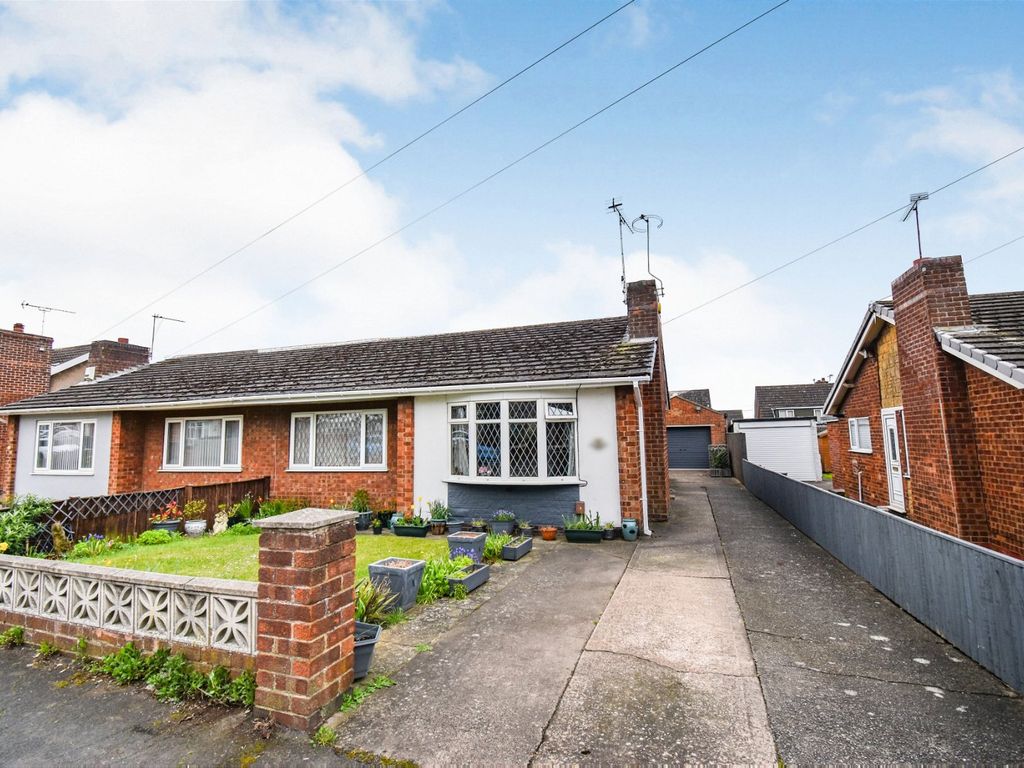 2 bed semidetached bungalow for sale in Baildon Road, Scunthorpe DN15