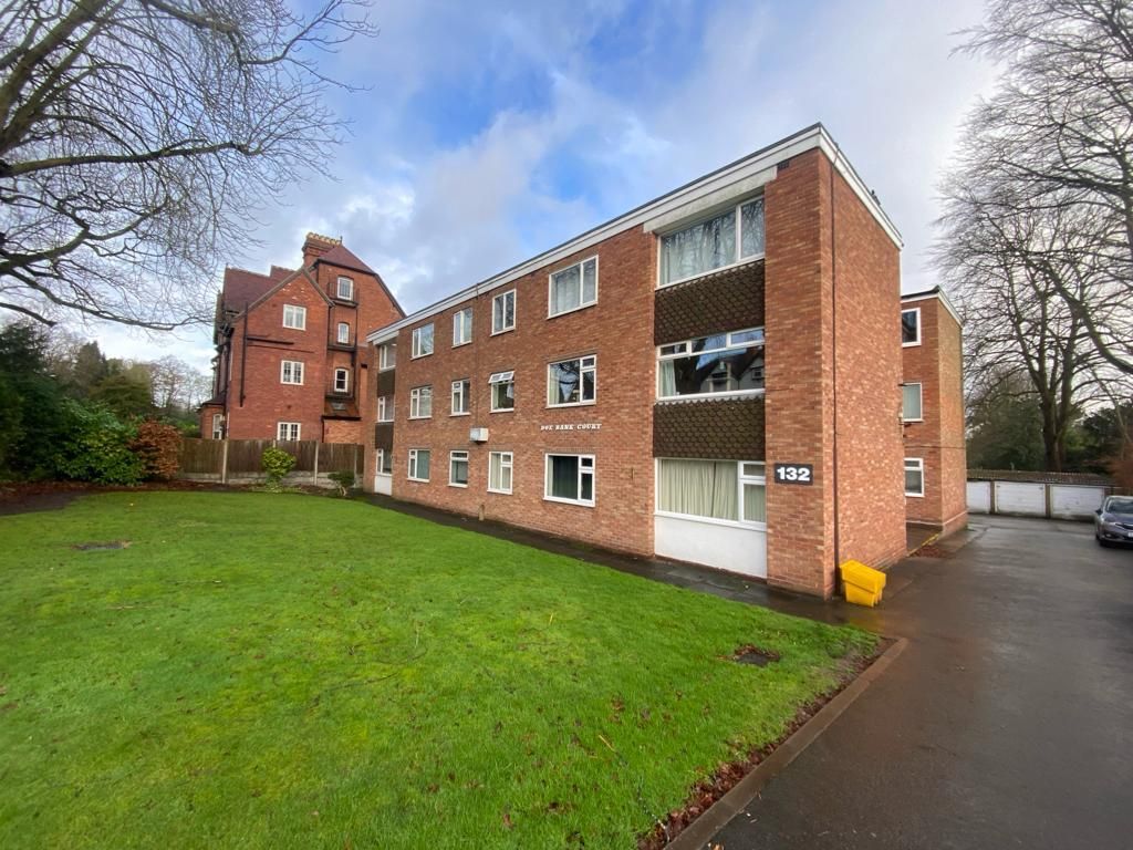 2 bed flat for sale in Lichfield Road, Four Oaks, Sutton Coldfield B74