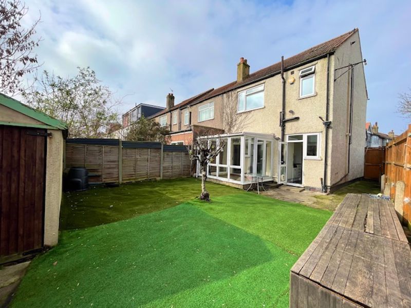 3 bed end terrace house for sale in Granton Road, London SW16, £575,000