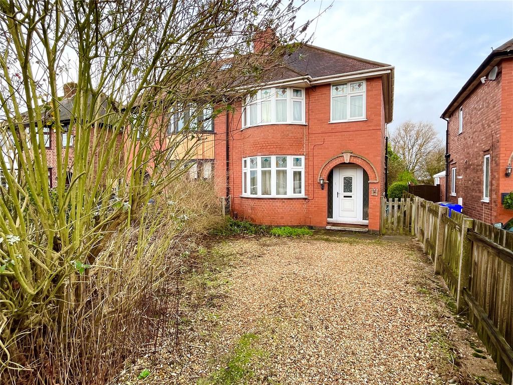 3 bed semidetached house for sale in Heanor Road, Ilkeston, Derbyshire