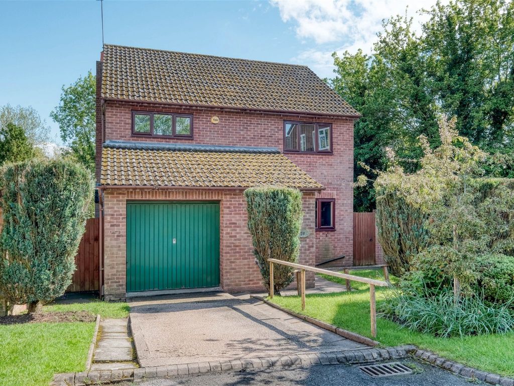4 bed detached house for sale in Erwood Close, Headless Cross, Redditch