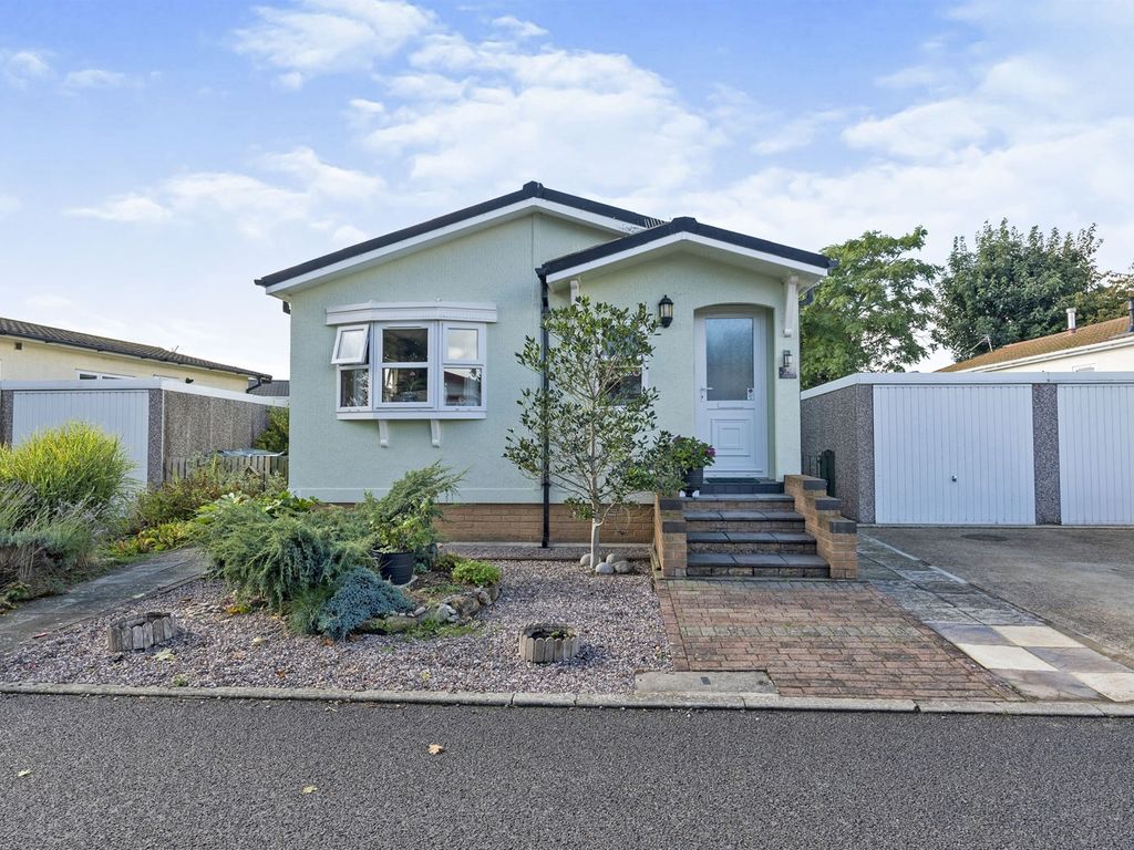 3 bed mobile/park home for sale in Allington Gardens, Allington