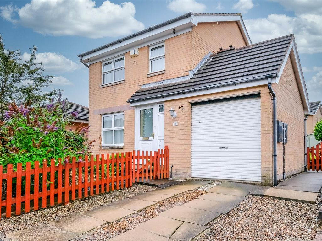 3 bed detached house for sale in Field Head Way, Illingworth, Halifax