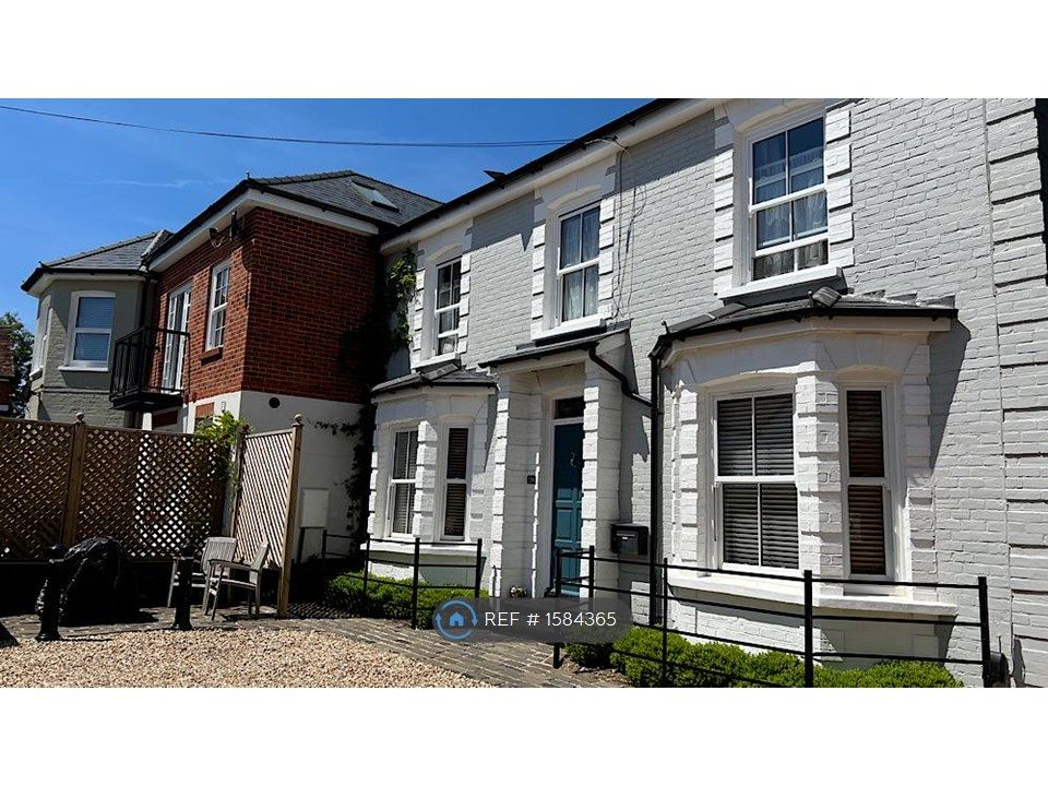 2 bed flat to rent in Fleet Road, Fleet GU51 Zoopla