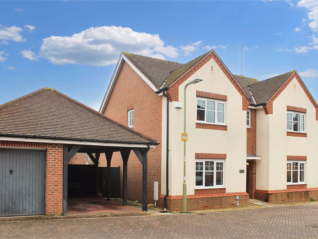 4 bed detached house for sale in Watlington, Hook, Hampshire RG27, £