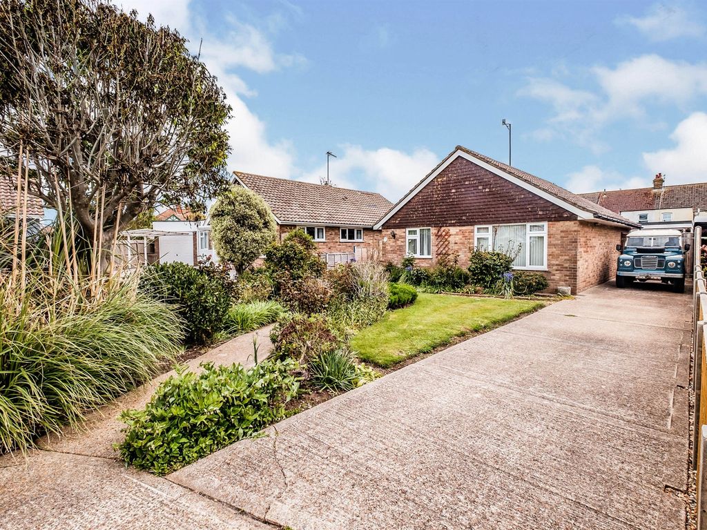 2 bed detached bungalow for sale in Ingleside Crescent, Lancing BN15