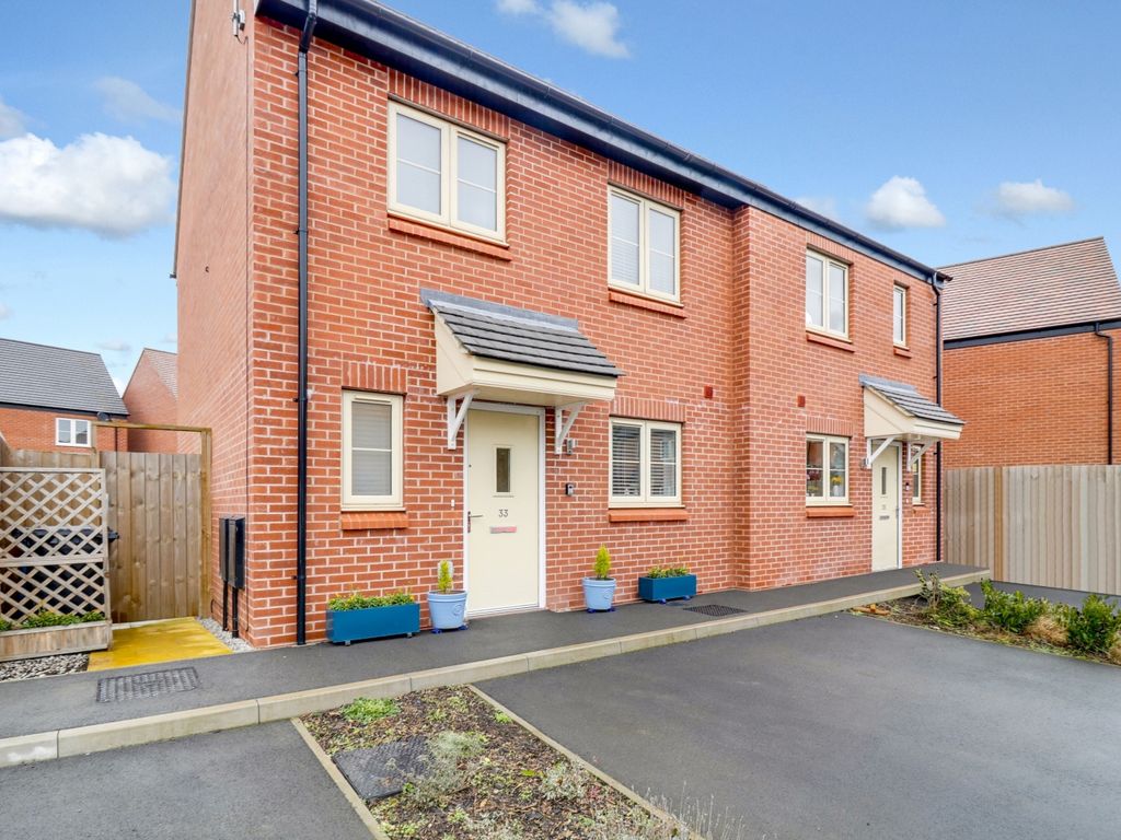 3 bed semidetached house for sale in Trent Avenue, Alrewas, BurtonOn