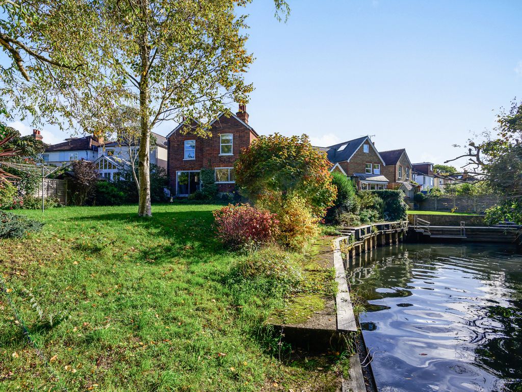 4 bed detached house for sale in Radnor Road, Weybridge KT13 Zoopla