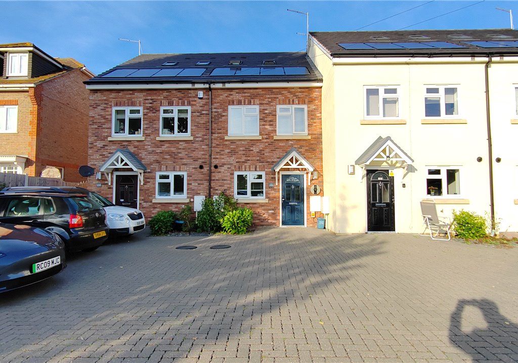 3 bed terraced house for sale in Rayleigh Road, Eastwood, Leigh On Sea