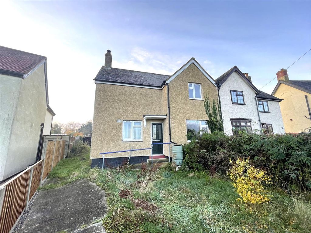 3 bed semidetached house for sale in Harlington Road, Sharpenhoe