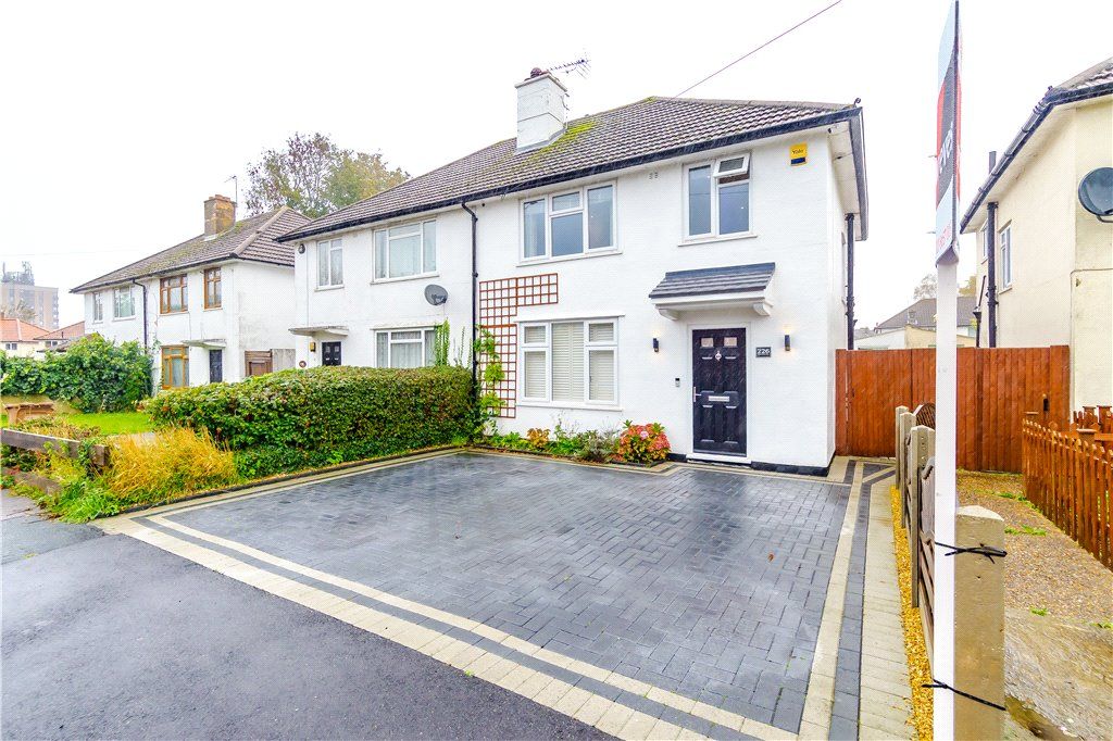 3 bed semidetached house for sale in Homestead Way, New Addington
