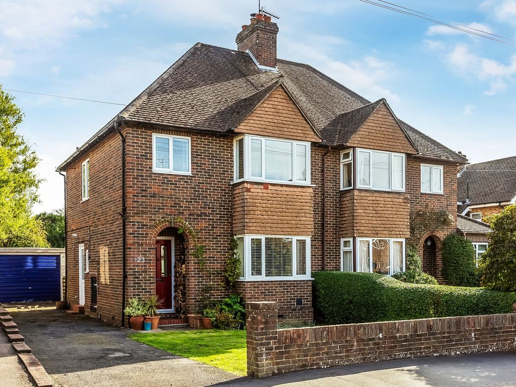 3 bed semidetached house for sale in Westlands Way, Oxted RH8, £