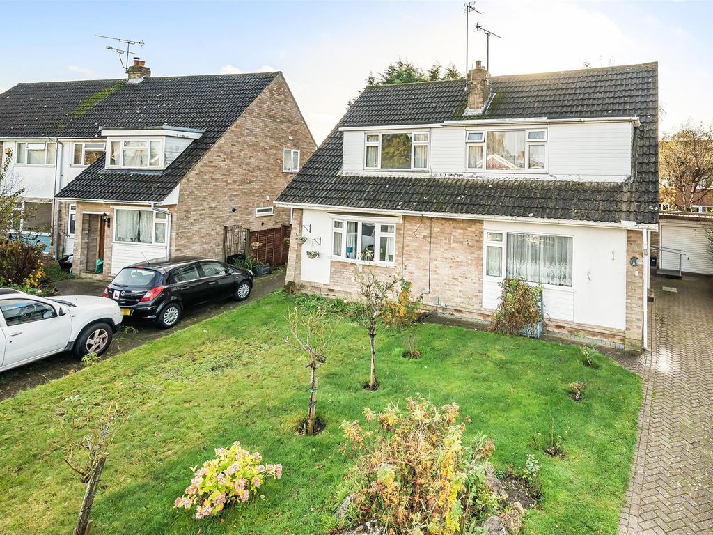 3 bed chalet for sale in Quentin Road, Woodley, Berkshire RG5, £400,000