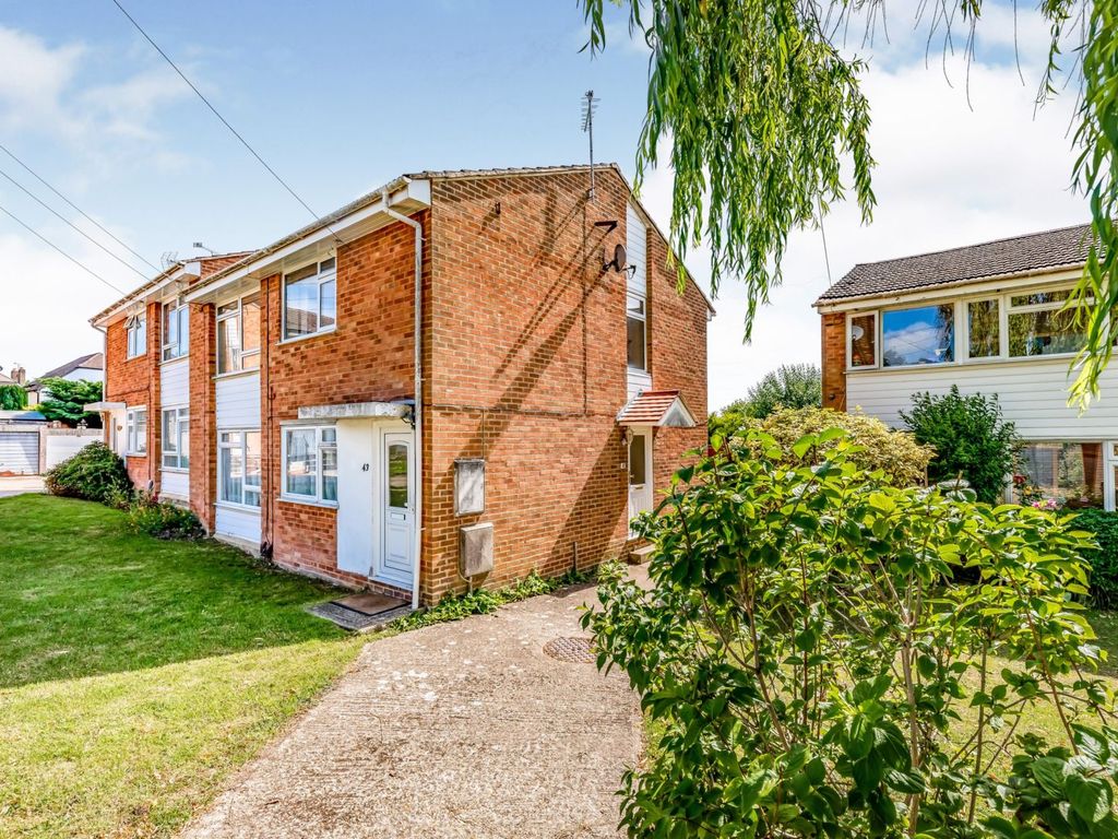 2 bed for sale in Rushden Way, Farnham GU9 Zoopla