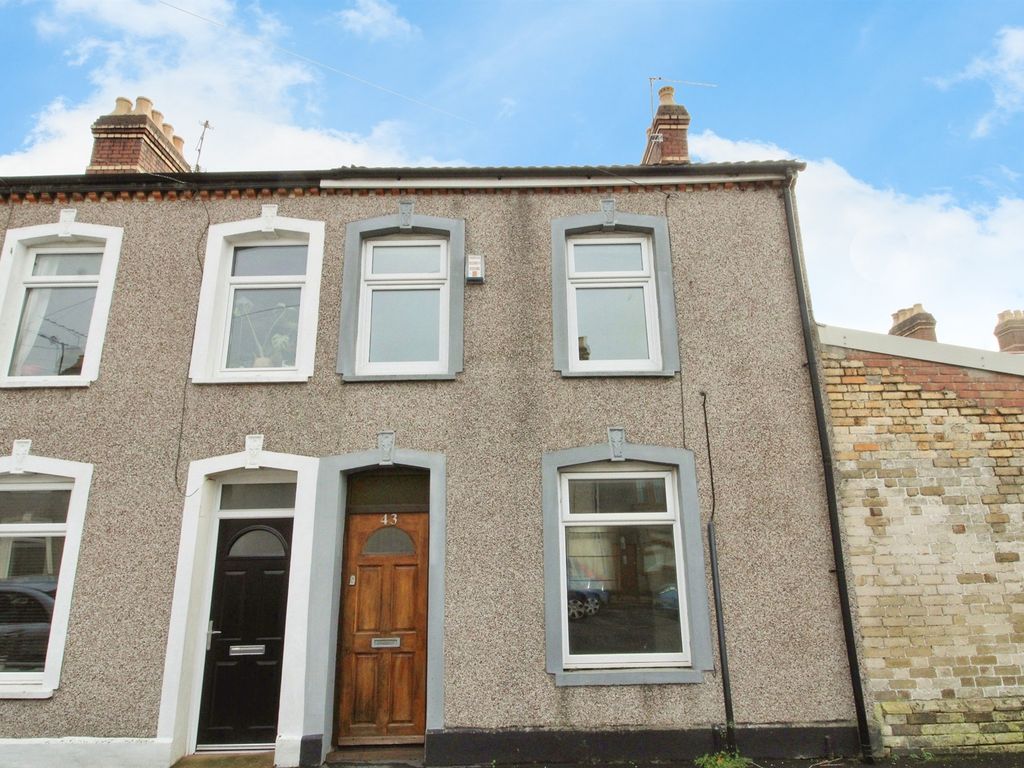 2 bed end terrace house for sale in Chancery Lane, Cardiff CF11, £
