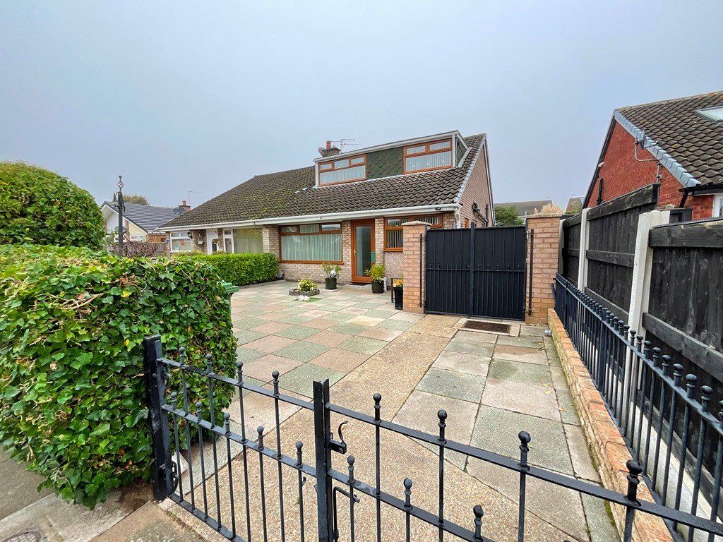 4 bed semidetached bungalow for sale in Mardale Close, Ainsdale