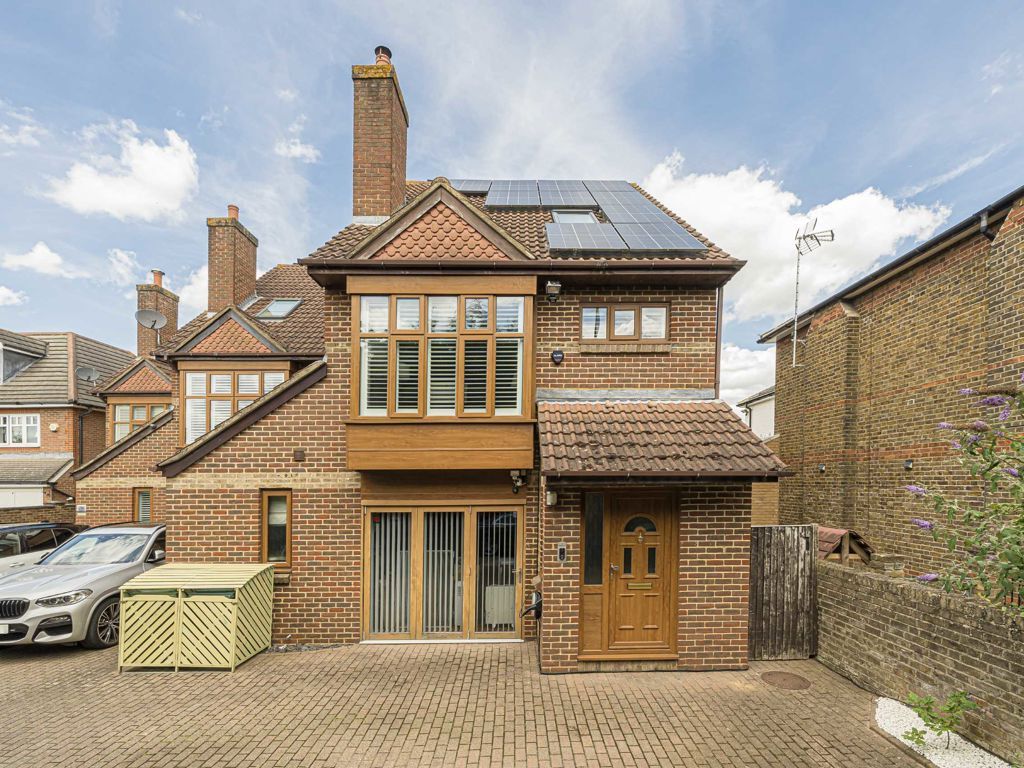 4 bed semidetached house for sale in Laleham Road, Shepperton TW17, £