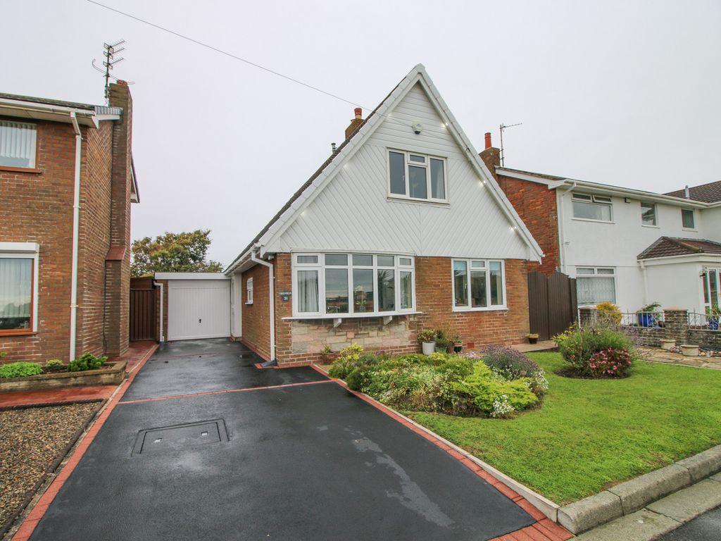 4 bed detached house to rent in Rossall Lane, Fleetwood, Lancashire FY7