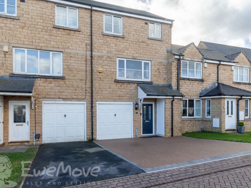 3 bed town house for sale in Bittern Court, Bradford, West Yorkshire